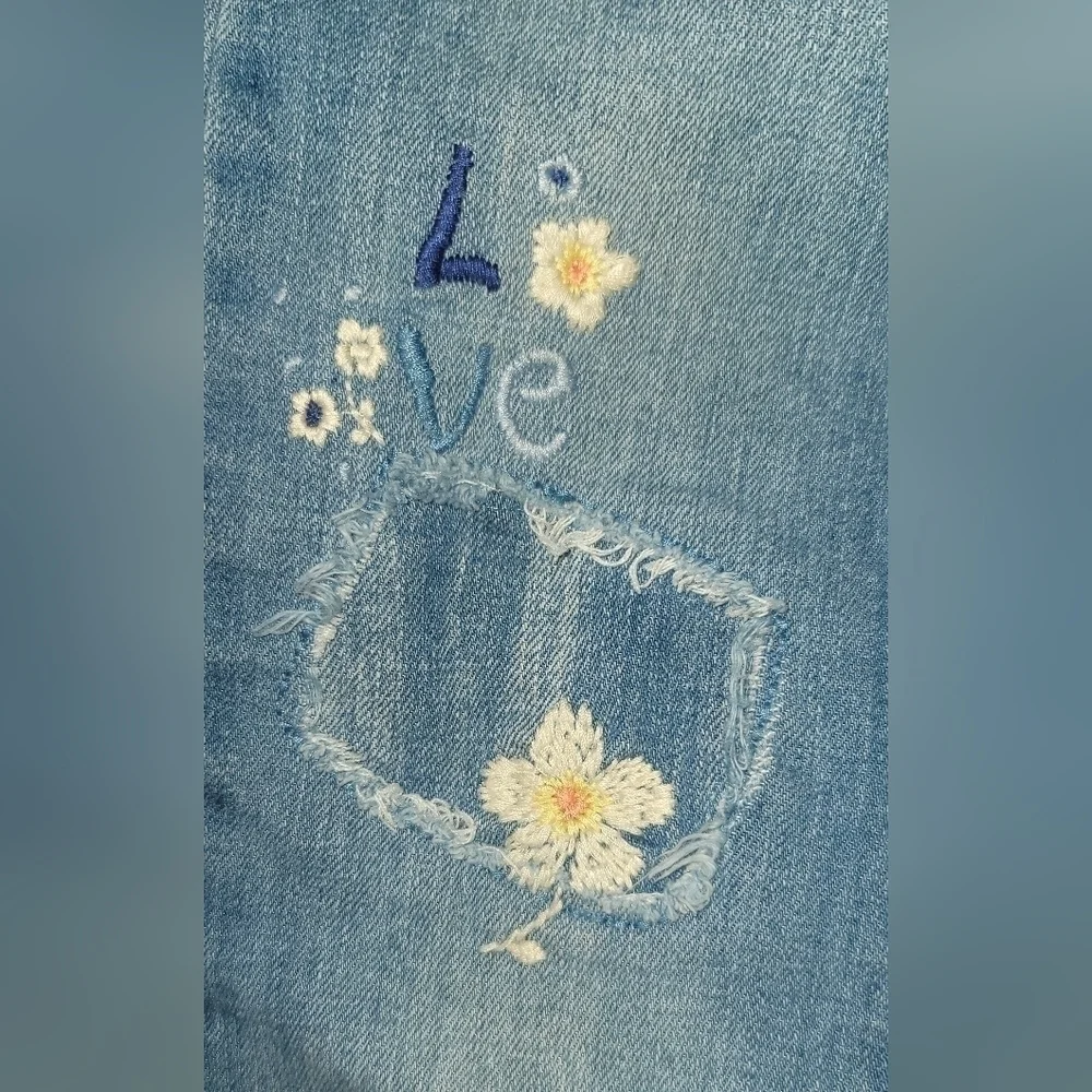Gap Kids Matching Flare distressed embroidered Jeans and Flower applique  Top